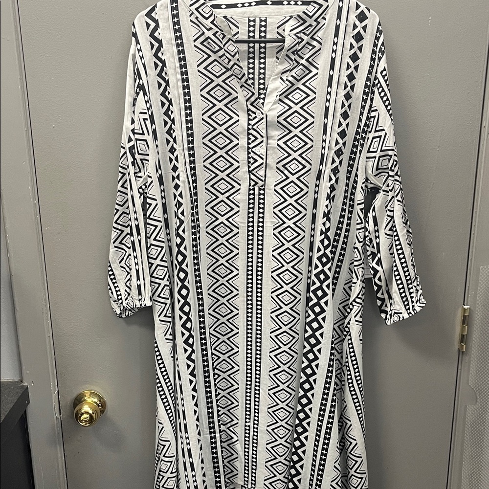 Monochrome Geometric Long Sleeve Dress/Tunic